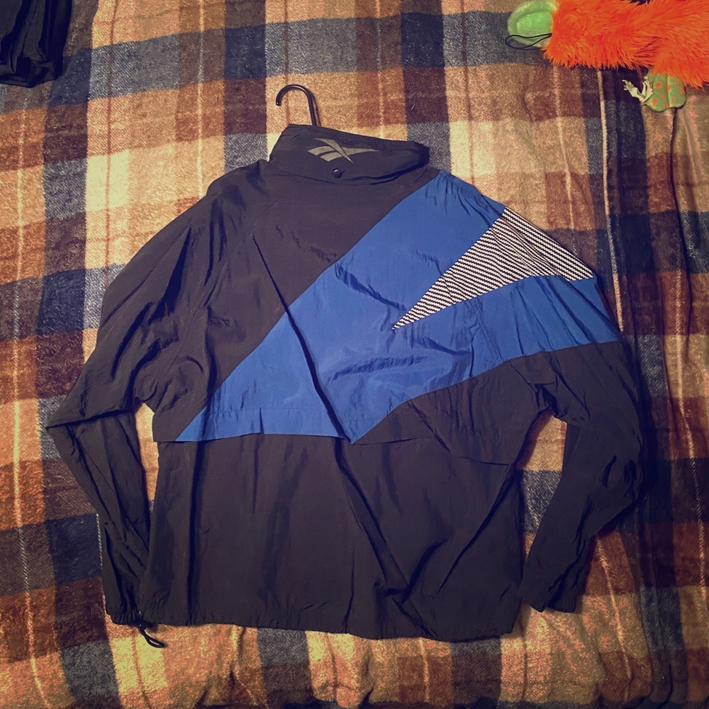Retro hooded windbreaker